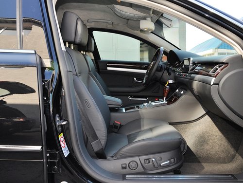 奥迪(进口) 奥迪 A8L W12 quattro 副驾驶座椅正视图