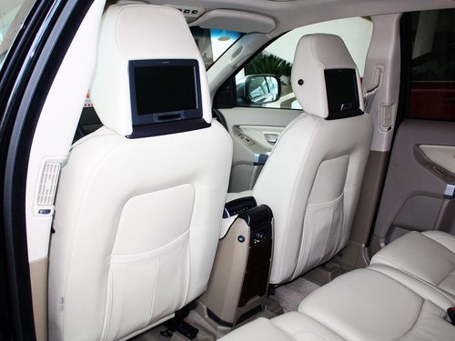 沃尔沃(进口)  2.5T 自动 第一排座椅靠背后方