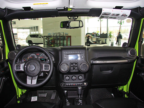 Jeep吉普  3.6L 自动 中控台整体