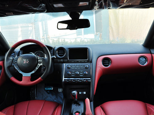 日产(进口)  3.8T DCT 中控台整体