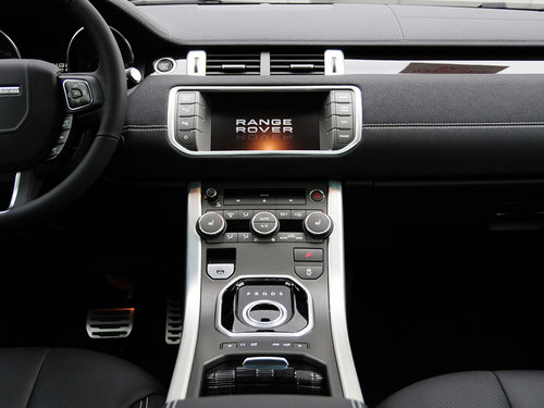 路虎 2.0T 自动 中控仪表台总特写
