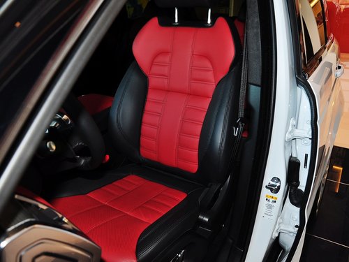 路虎  5.0T 自动 驾驶席座椅前45度视图