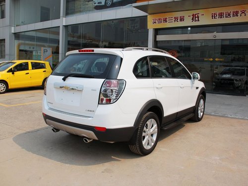 雪佛蘭  2.4L 自動 車輛右側尾部視角