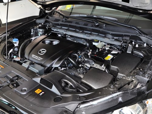 长安马自达  2.0L 自动 发动机主体特写
