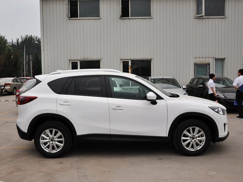 长安马自达  2.0L 自动 车辆正右侧