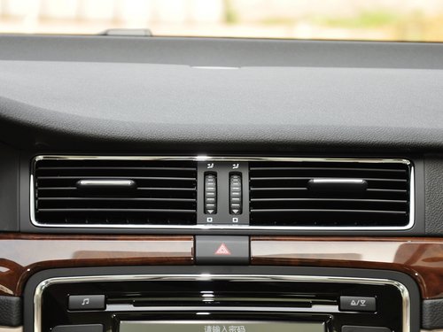 斯柯达  1.8T 自动 中控仪表台上方