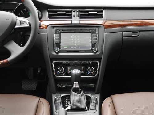 斯柯达 2.0T DSG 中控仪表台总特写