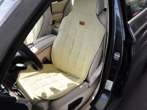 华晨宝马  530Li 驾驶席座椅前45度视图