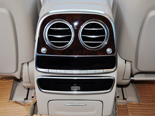 奔驰(进口)  S400L 前排座椅中央后方整体