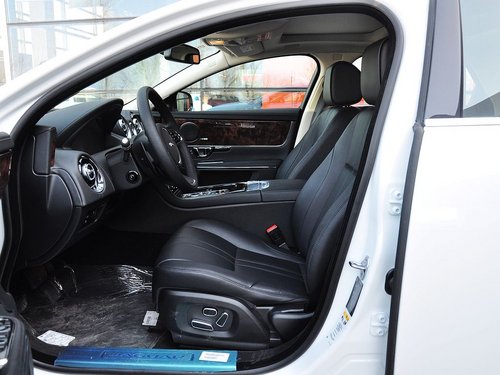 捷豹  XJL 3.0 SC 驾驶席座椅正视图