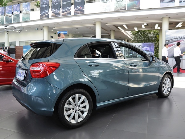 奔驰(进口)  A180 1.6T DCT