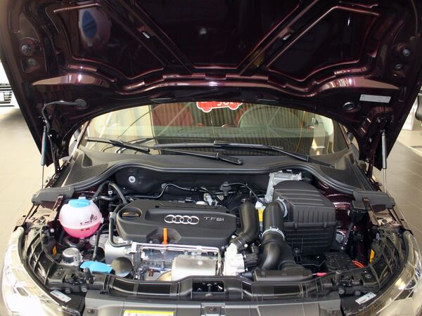 奥迪(进口)  1.4T 发动机局部特写