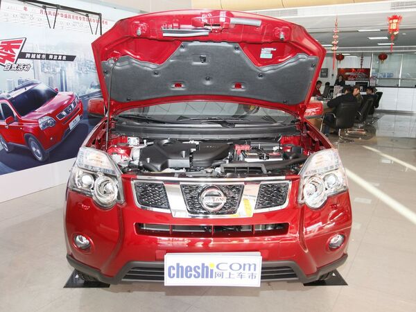 东风日产  2.5L CVT 车辆发动机舱整体