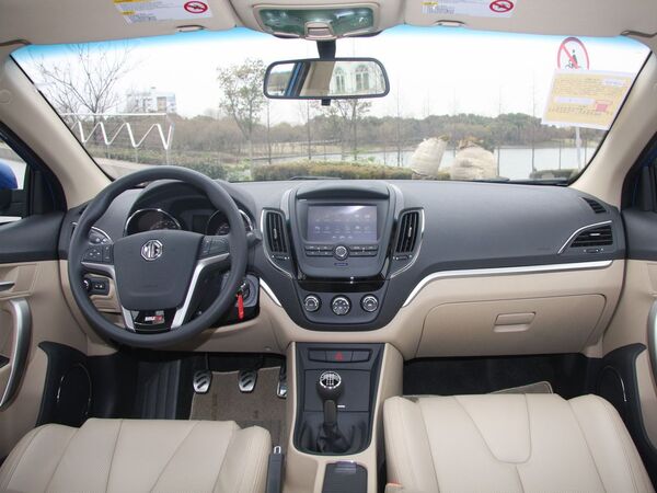 MG 1.5L 手动 中控台整体