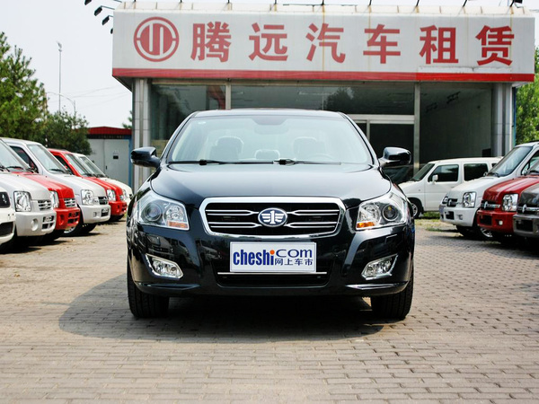 一汽奔腾  1.8L 自动 车头正面视角