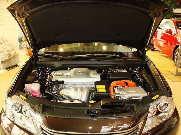 雷克萨斯  2.5 CVT 发动机局部特写