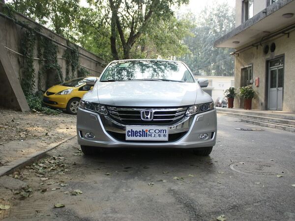 广汽本田  2.4L 自动 车头正面视角