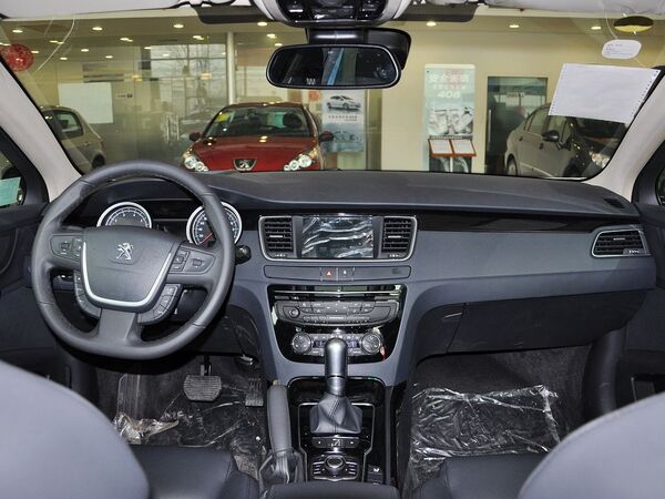 东风标致  2.3L 自动 中控台整体