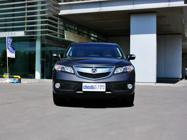 讴歌 3.5L 自动 车头正面视角