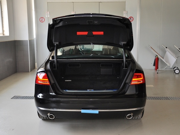 奥迪(进口)  2.0T 后备箱整体特写