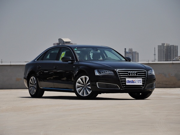 奥迪(进口) 2.0T 车辆右侧45度角