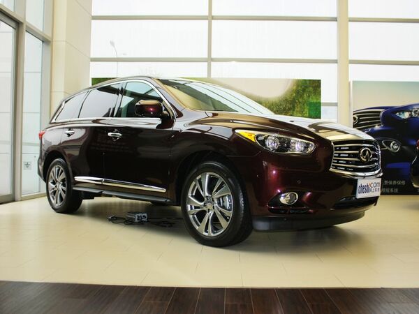 英菲尼迪  JX35 3.5L CVT 车辆右侧45度角