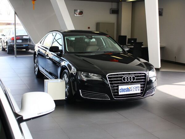 奥迪(进口)  30FSI 车辆右侧45度角