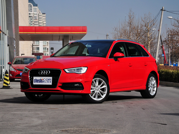 奥迪(进口)  Sportback S-Line 车辆左前45度视角