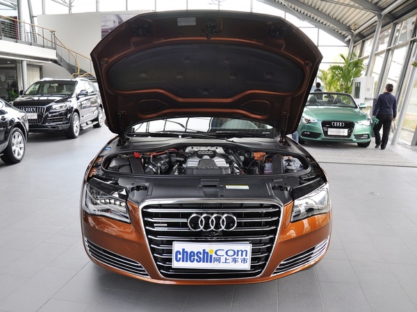 奥迪(进口) 45TFSI quattro 车辆发动机舱整体
