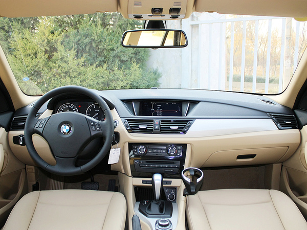 华晨宝马 sDrive18i 2.0L 中控台整体