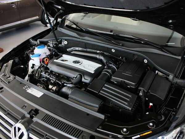 上海大众  1.8TSI DSG 发动机主体特写