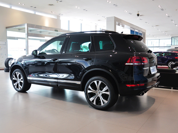 大眾(進(jìn)口)  V6 3.0TSI 自動(dòng) 車(chē)輛左后45度視角