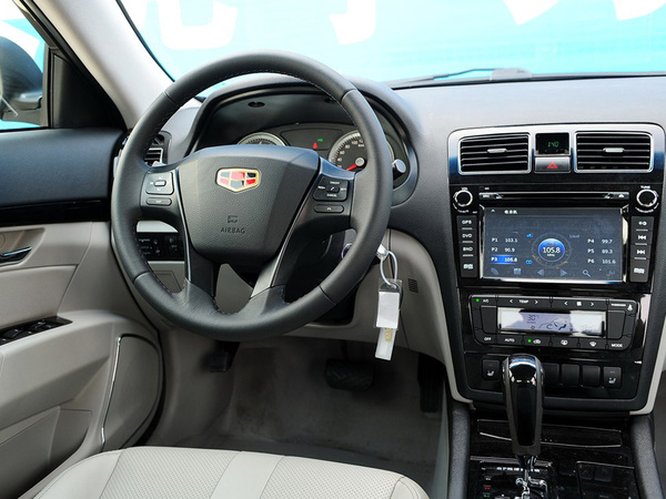 吉利帝豪  帝豪EC8 2.4L AT 中控台左侧