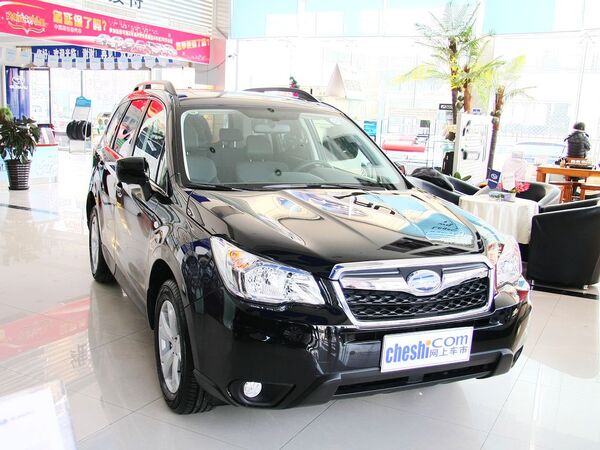 斯巴鲁  2.5L CVT 车辆右侧45度角