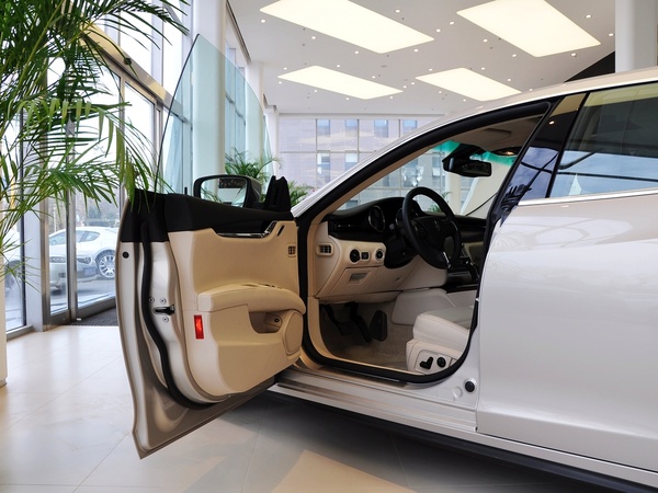 玛莎拉蒂  3.0T 左前车门45度视角