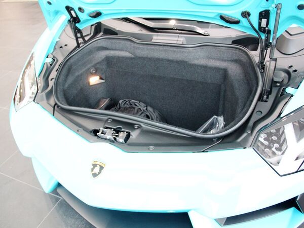 兰博基尼   后备箱局部特写