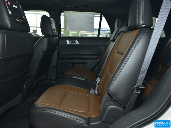 福特(进口)  3.5L 自动 第二排座椅45度视角