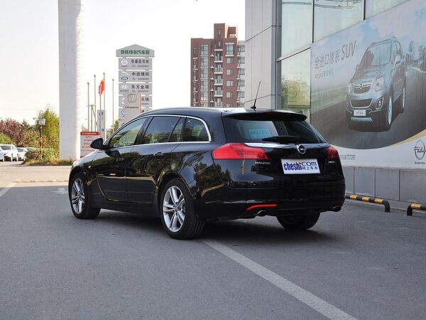 欧宝  2.0T 自动 车辆左后45度视角