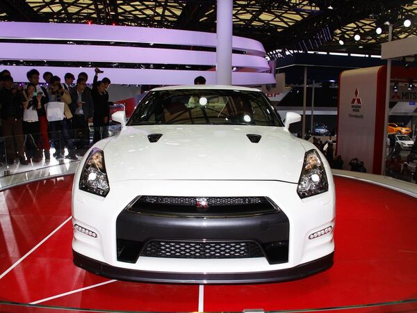 日产(进口) 3.8T DCT