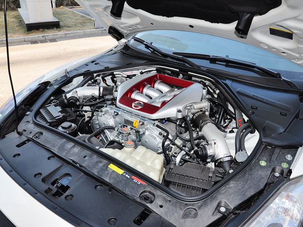日产(进口) 3.8T DCT 发动机主体特写