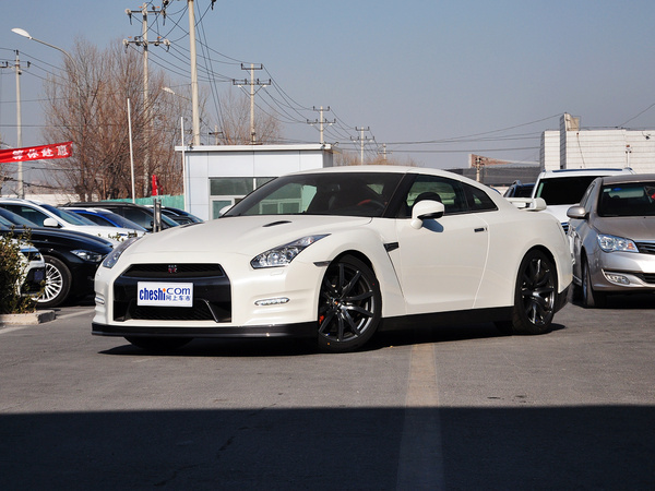 日产(进口)  3.8T DCT 车辆左前45度视角