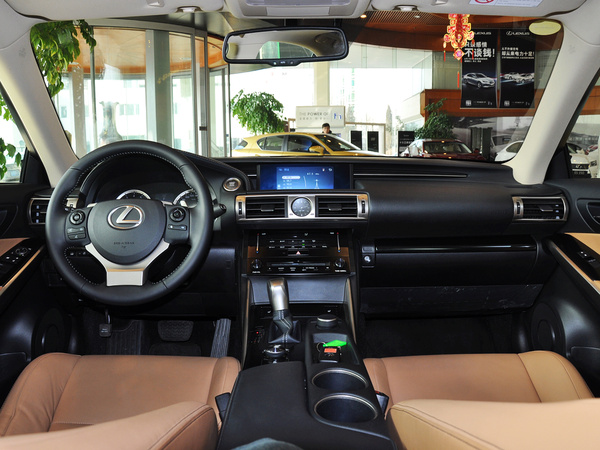 雷克萨斯 2.5L 自动