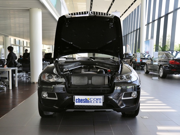 宝马(进口)  3.0T 车辆发动机舱整体