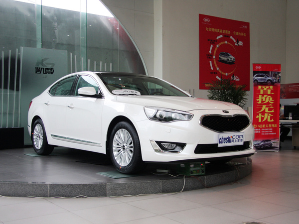 起亚(进口) 2.4L 自动 车辆右侧45度角