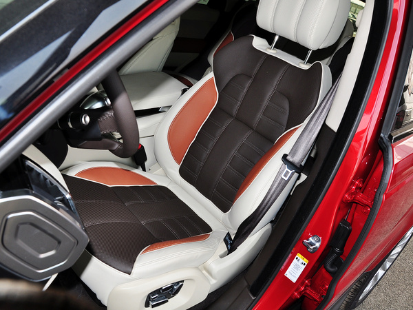 路虎  3.0T 自动 驾驶席座椅前45度视图