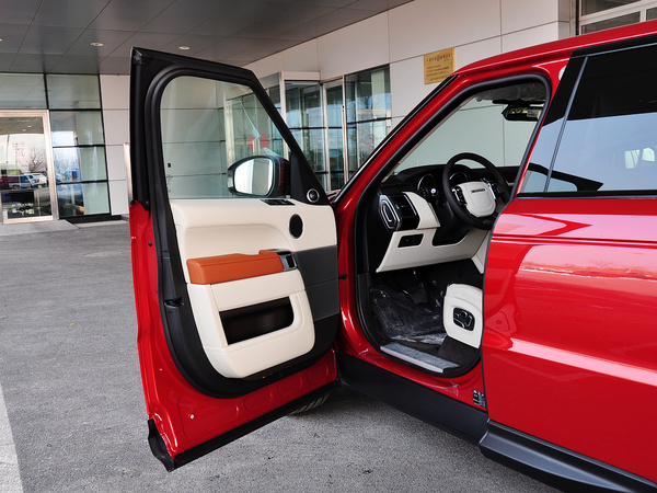 路虎 3.0T 自动 左前车门45度视角