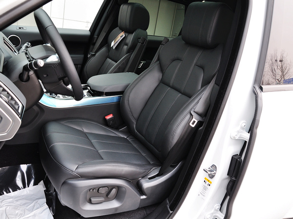 路虎 3.0T 自动 驾驶席座椅前45度视图