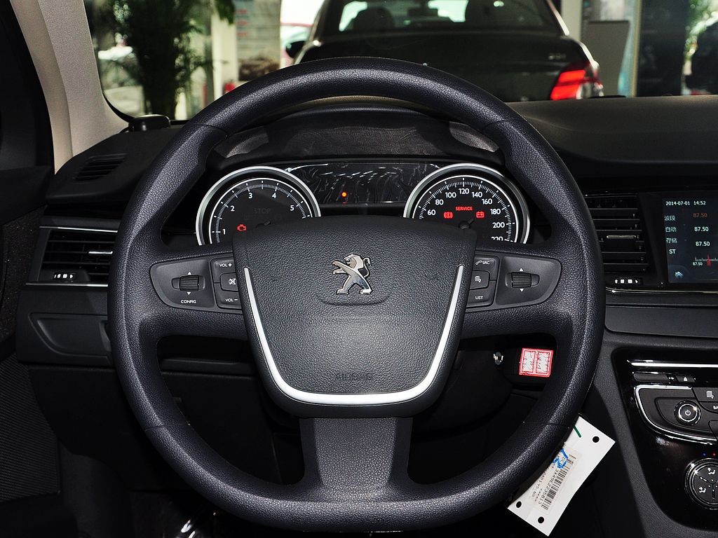东风标致  2.0L 自动 方向盘整体