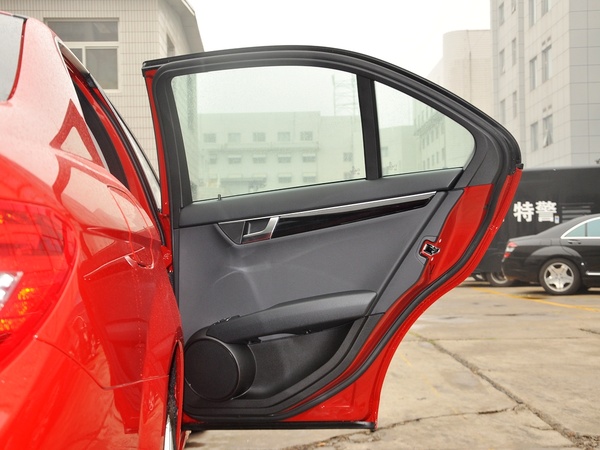 北京奔驰  C180 1.8T AT 右后车门正视图