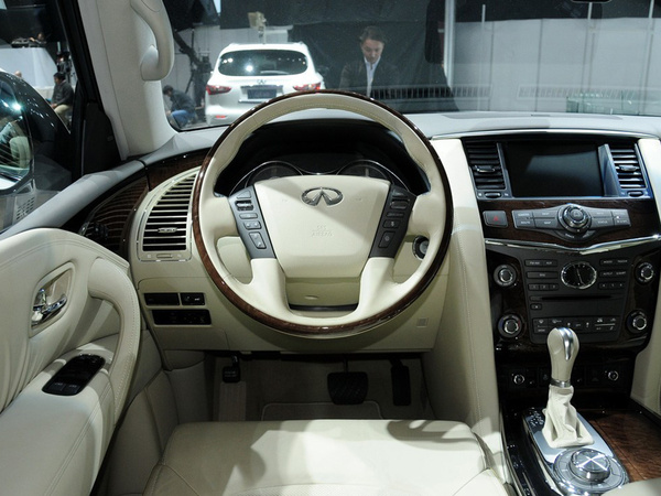 英菲尼迪  5.6L 自动